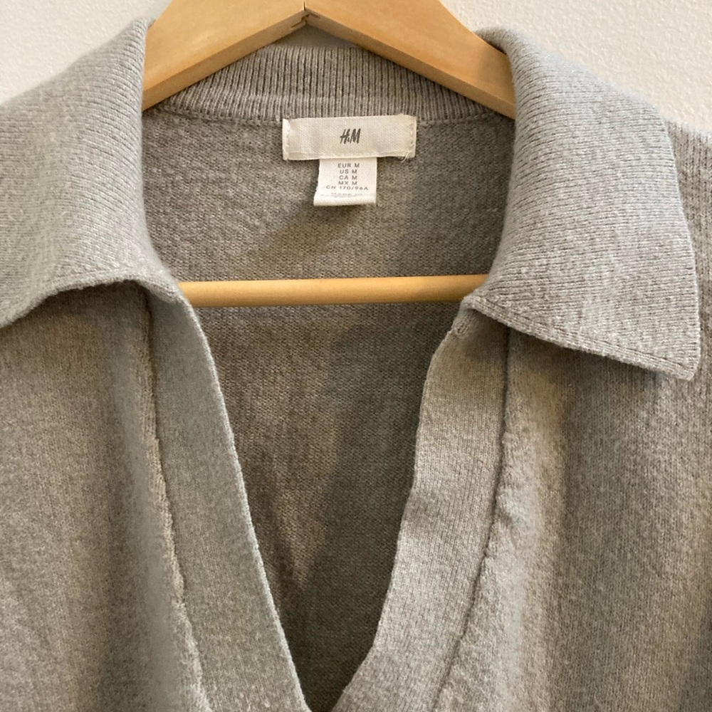 H&M collared sweater - Picture 3 of 6